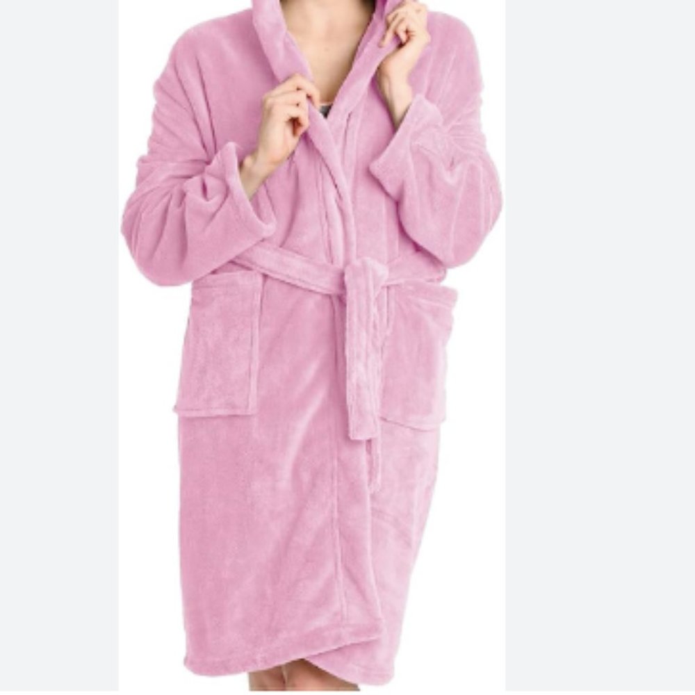 Great Gift!!❤️ Super Soft Comfy Soft Pink Fleece Robe